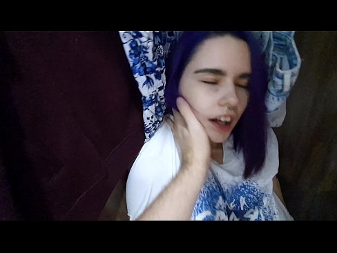 ❤️ Fant min søster i skapet og hjalp henne med å komme ❤ Jævla video på porno no.tuberxxx.ru ❌️❤